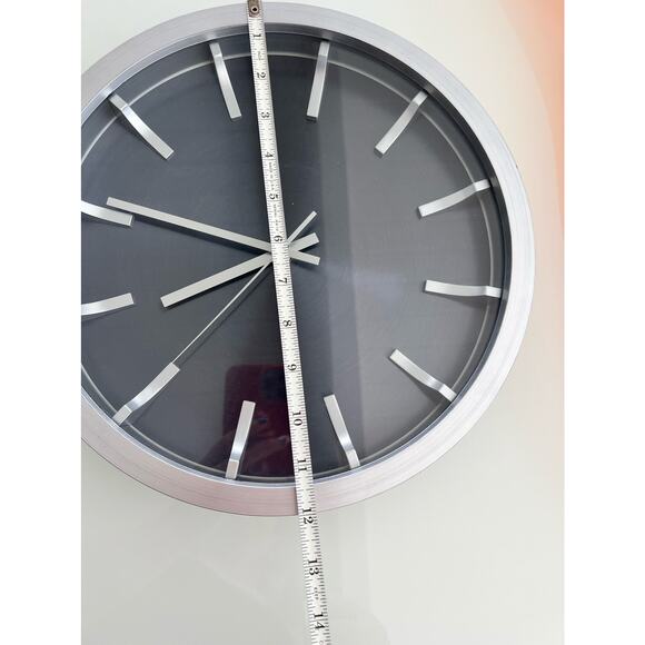 Silver Round Wall Clock EUC - Picture 4 of 7